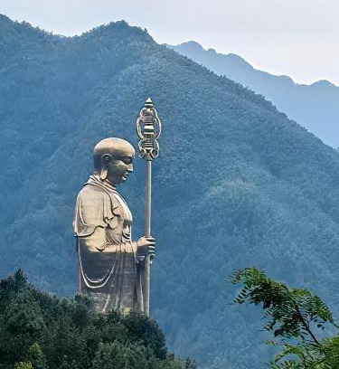 Chizhou House | Jiuhua Mountain Tanfeng Resort Homestay 远眺山景大佛 九华山潭风民宿