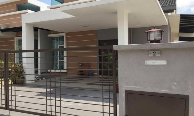 Jenjarom House | jm homestay semi d deluxe