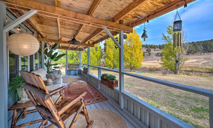 John Day House | John Day Lakehouse with a Great Outdoor Space!