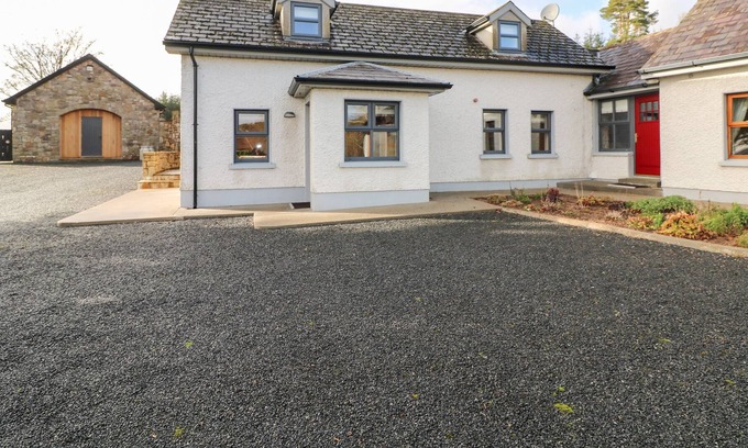 Glen of Aherlow Cottage | JOHN'S DAIRY @ BOOLAKENNEDY in Cahir, County Tipperary
