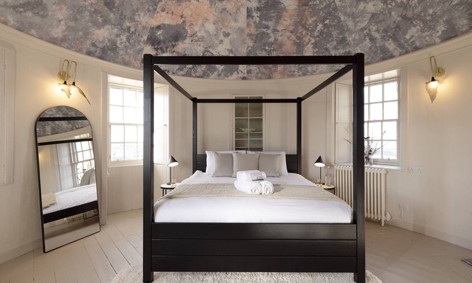 New Town Apartment | JOIVY Observatory House & Apartment