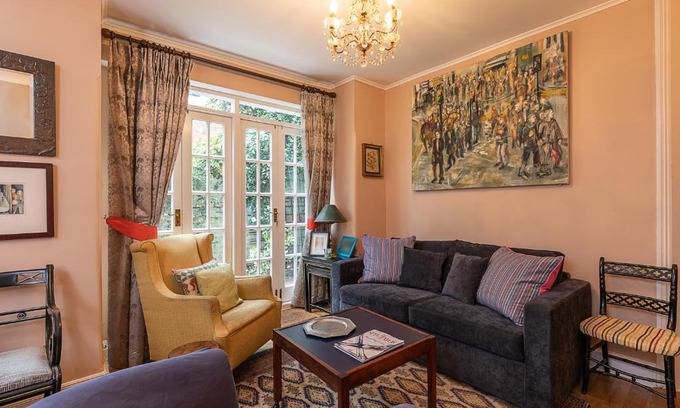 Battersea Apartment | JOIVY Splendid flat with garden near Battersea Park