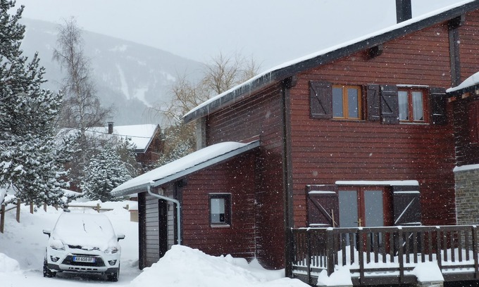 Eyne 2600 Ski Chalet | JOLIE CHALET 3 Faces EYNE 2600 STATION CAMBRE D'AZE