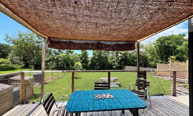 Plouhinec House | Jolie Maison en Bois à 2 pas des Commerces et à Proximité des Plages, en Famille