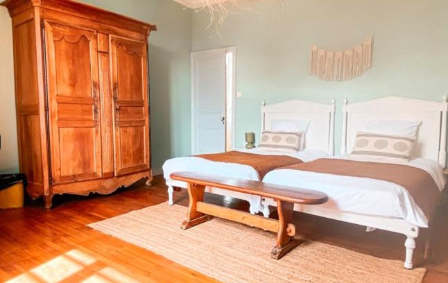 Le Bernard Bed & Breakfast | Jolly Château - private room "Gregory"