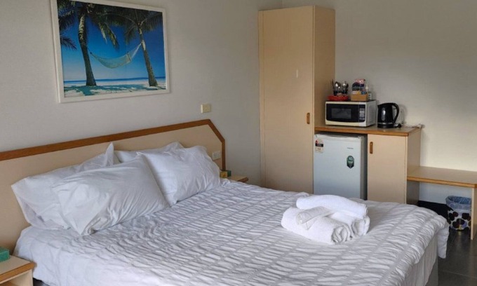 Sussex Inlet Apartment | JOPEN MOTEL UNIT 6, TOP NOTCH