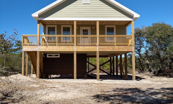 Corolla Cottage | Josies Joint-New for 2024 Newly built only 3.5 Miles off Blacktopn