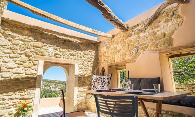 Sitia House | Joy: Artist's Stone House With Countryside Views