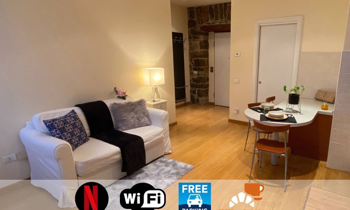 Barriera Vecchia-San Giacomo Apartment | Joyce | The Poet's Refuge, in the center with garage