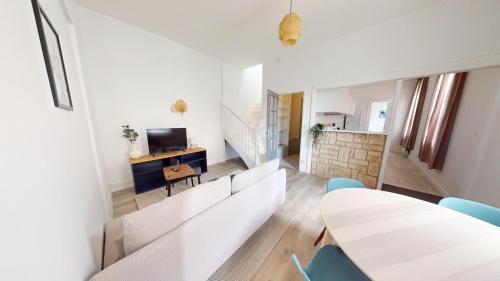 Anatole France Danton Apartment | Jules Tellier T5