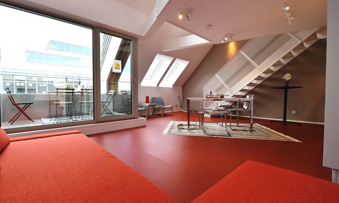 Roßau Apartment | JULIUS 22: Urban Oasis - 5 Mins to City Center