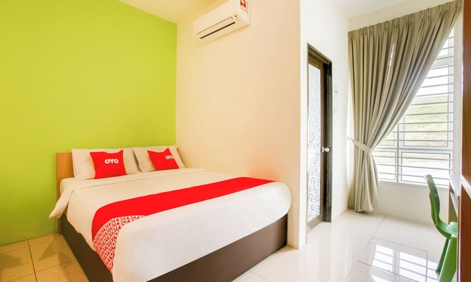 Downtown Hotel | Junction Hostel Poblacion Makati Avenue