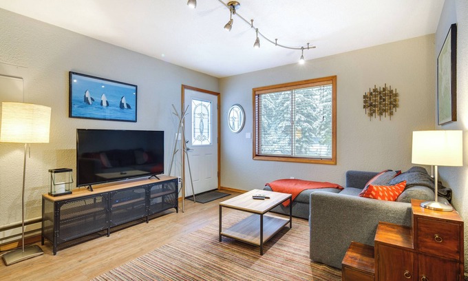 Mendenhall Valley Apartment | Juneau Apartment - Minutes to Mendenhall Glacier