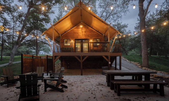 Ashland Cabin | Jungalow - Canvas Safari Cabin | 2 Bed, 1 Bath with Hot Tub