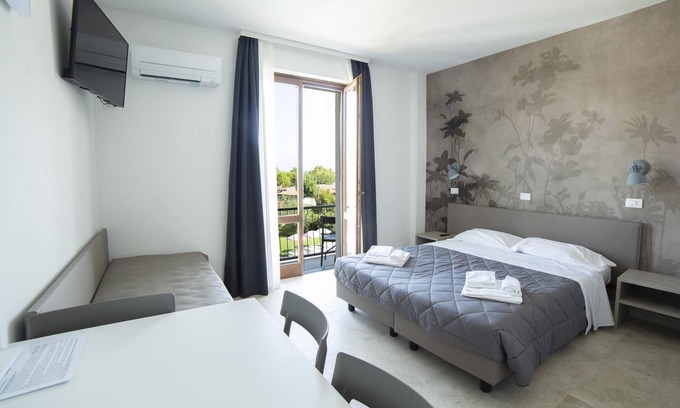 Pieve Vecchia Apartment | Junior Suite 2 with Shared Pool & Balcony