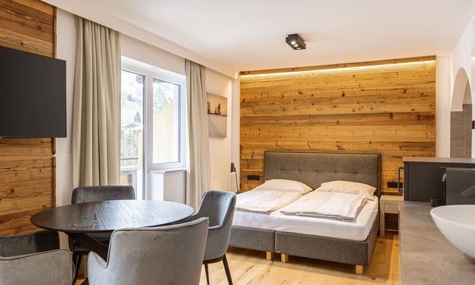 Vorderglemm Apartment | Juniorsuite for up to 4 people & wellness area