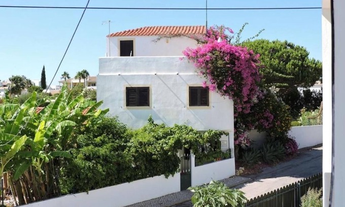 Sesmarias House | Just 500 meters from the Sandy Beach! Sea View from the bedrooms. Private House.