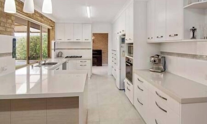 Abbey House | Just Beachy- Large yard, BBQ, WIFI