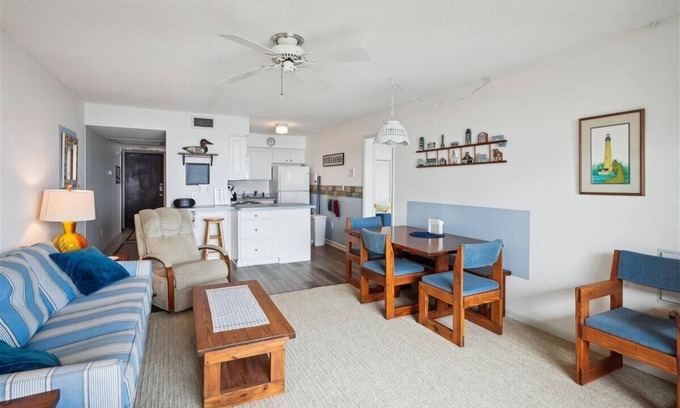 Duck Condo | Just Duck Inn - Bright, Cheerful, 2BR/2BA Semi-Oceanfront condo in Duck, Sleeps 4-7