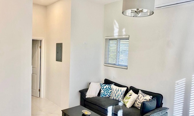 Jimmy Hill Villa | Just steps to a beautiful beach