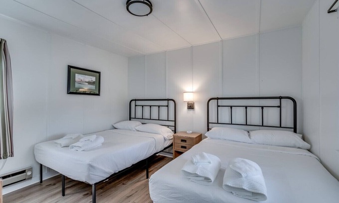 Clayton Apartment | K's Motel with Stunning St. Lawrence River Views - Room 3