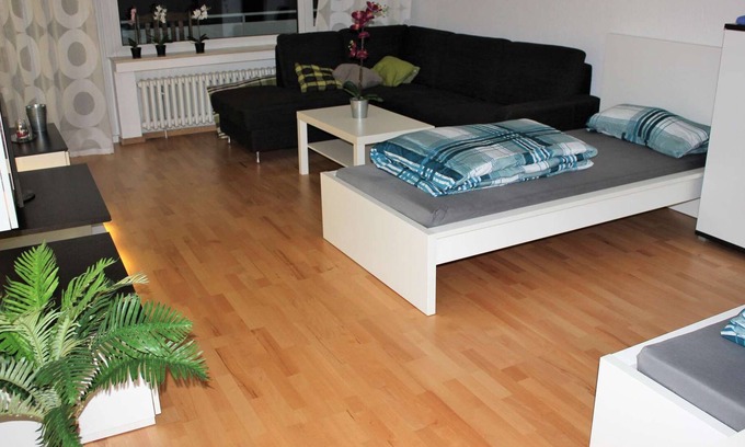 Weiden Apartment | K98b modern apartment with W-LAN in Cologne Weiden