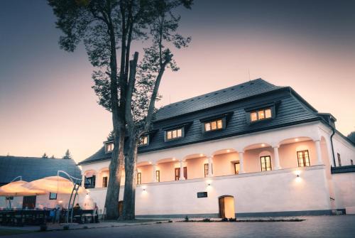 Cicmany Hotel | Kaštieľ Čičmany