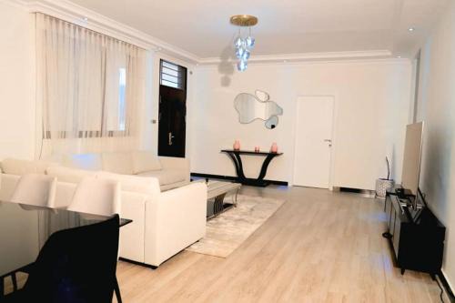 Arada House | Kaffuhsmartt