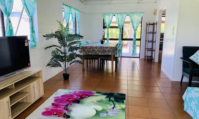 Tapere of Titikaveka House | Kainga Nina - Cool, breezy and relaxing home away from home.