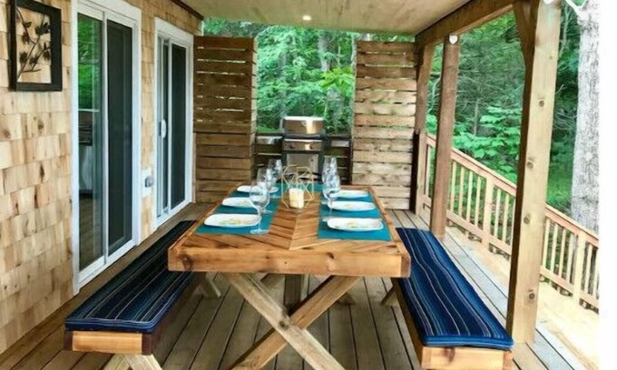 Lansdowne House | Kalea - Overlooking the river with your own Hottubn
