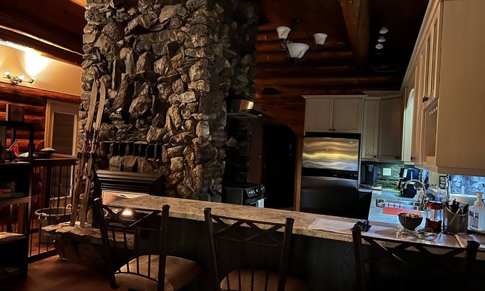 Kamloops House | Kamloops Riverside Lodge