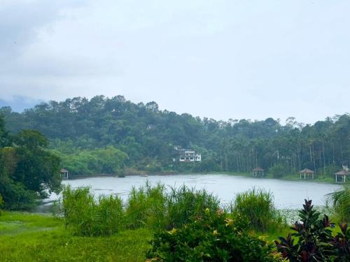 Vayittiri Resort | Karlad Lake Palace Waterfront Resort by stayRAa