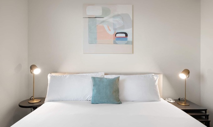 Central Arlington Apartment | Kasa | Sunny 2BD in Dallas + Pool | Arlington