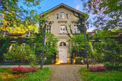 Cieszyn Hotel | Kasztanowy Dwór