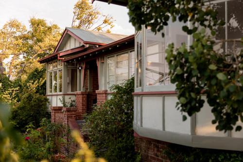 Mount Stuart Villa | Kate Owen Art House