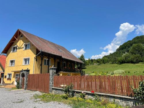 Corund House | Kati Guesthouse