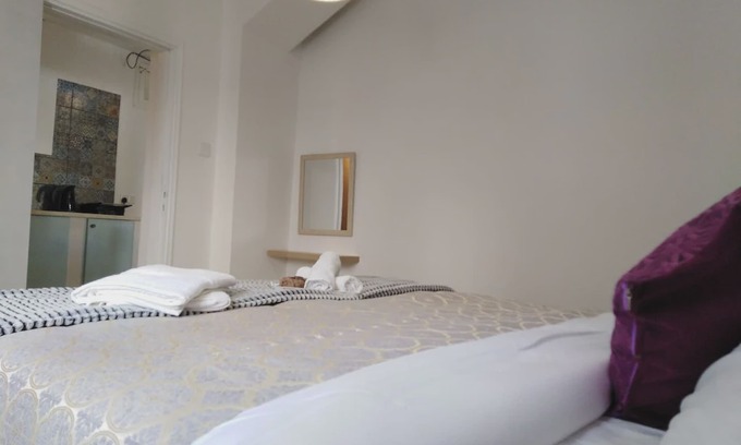 Old Town Apartment | Katsikantaris City Center Home with AC+ Balcony #6