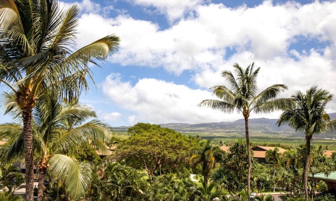 Honokowai Condo | KBM Resorts | Spacious 4-Bedroom Honua Kai Collection | Multi Unit Listing | Same Floor | Ocean Views + 2 Free Rental Cars! HKK-334/43