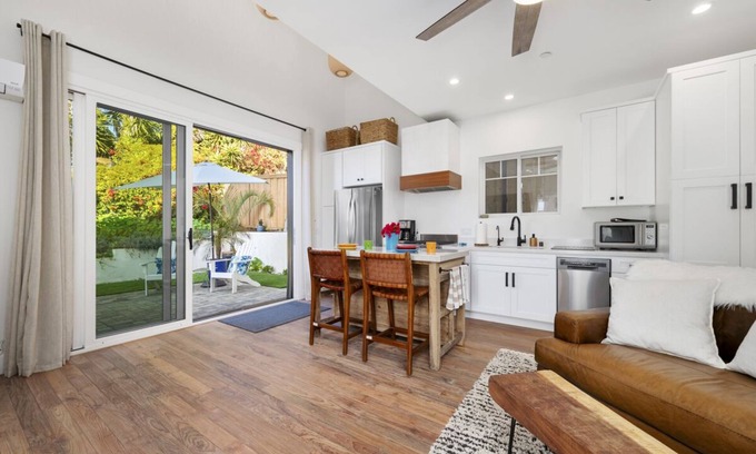 Leucadia Apartment | Keiki Guest House is centrally located in Leucadia. Monthly May Special!