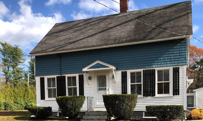 Kennebunk House | Kennebunk Home w/Yard < 1 Mile to Dock Square!