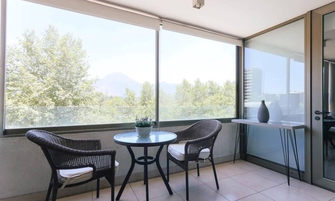 Apoquindo Apartment | Kennedy Art Summary:
