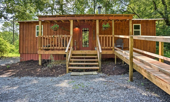 New Concord Cabin | Kentucky Cabin w/2 Fishing Ponds & Trail Access