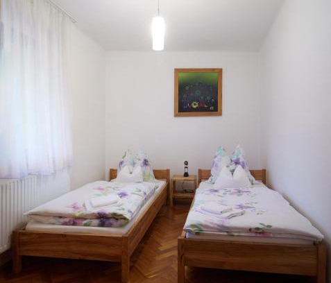 Pecs Apartment | KeramikArt-Wohnung