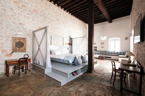 Hydra House | Keresbino Hydra Manor House