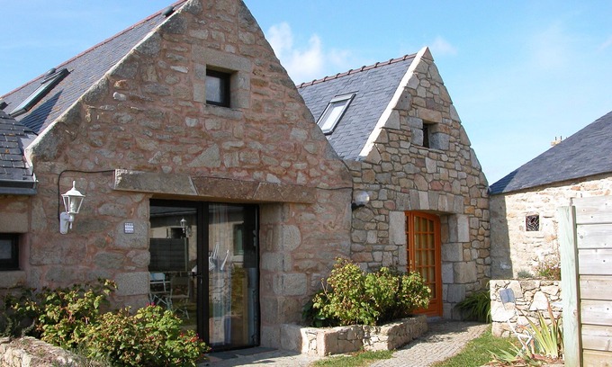 Plomeur House | Kerheol Pointe de la Torche - 200 m from the beach