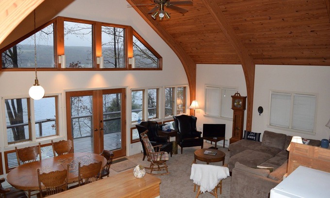 Town of Jerusalem House | Keuka Lakefront Serenity Splendor - Kayaks & Paddleboards included!