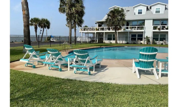 Harbor Oaks Condo | Key Allegro charmer! Surrounded by Water!
