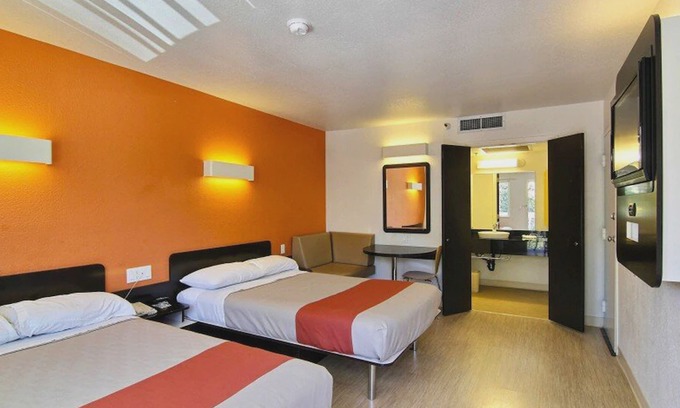 Macedonia Hotel | Key Inn Macedonia - 2 Double Bed Non-Smoking