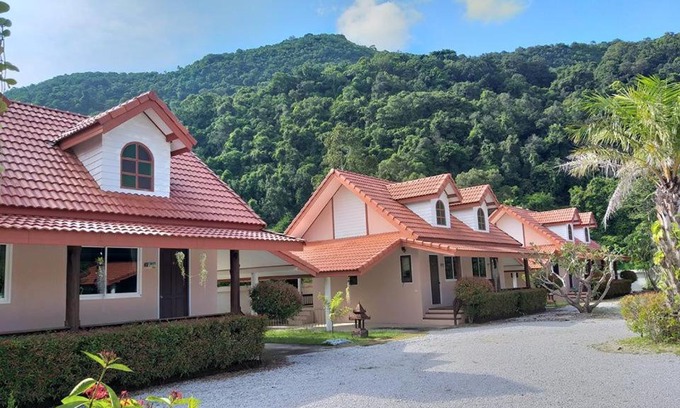 Thong Nian House | Khaolom Resort @ Khanom