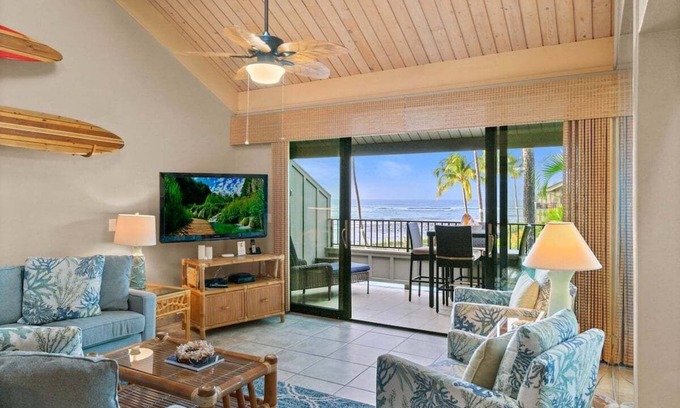 Kahana Condo | KHV 9 2BR Oceanfront Condo w Panoramic Maui View